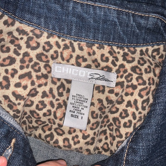 Chico’s platinum denim jean button front jacket size 1 (M/8) - Picture 5 of 6